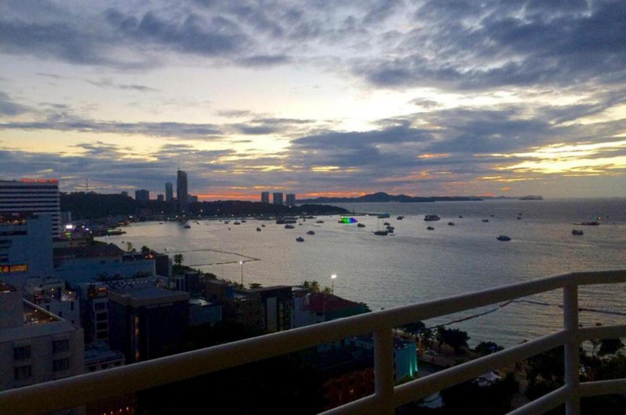 View Talay 6 Apartment Pattaya Exteriör bild